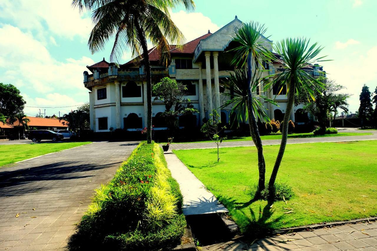 Dhyana Pura Hotel Mengwi Exterior foto